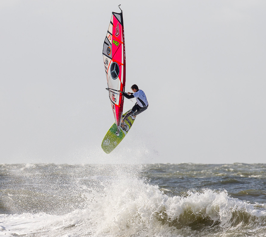 Screenshot-2017-10-5 PWA WORLD WINDSURFING TOUR Mercedes-Benz World Cup Sylt.png